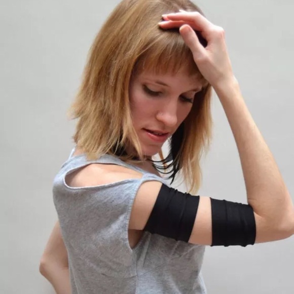 Stretchy Arm Bands Super Hero Costume Black Gloves Cuffs Cosplay Comic Armbands - Picture 5 of 10